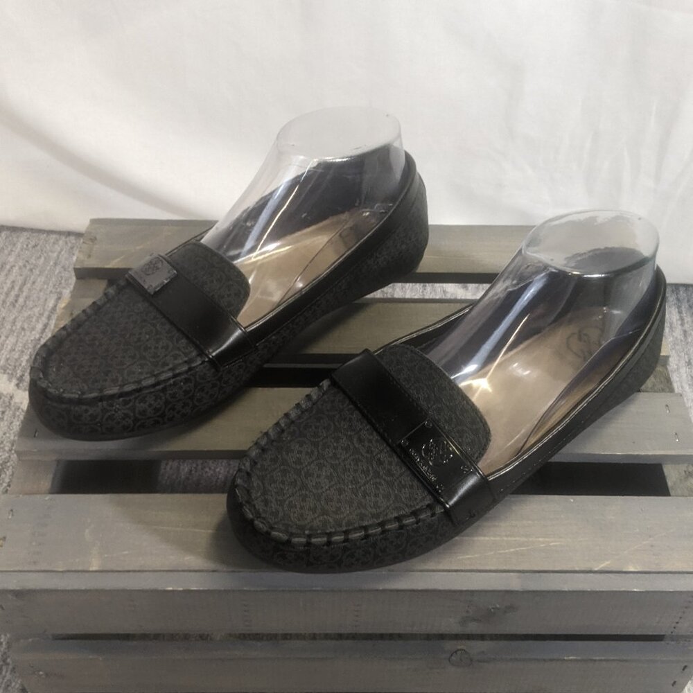 Daisy Fuentes Size 8M Black Loafers